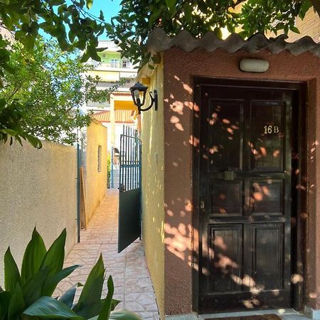 Cosy Guesthouse-Souterrain With Garden In City Center Corinth Εξωτερικό φωτογραφία