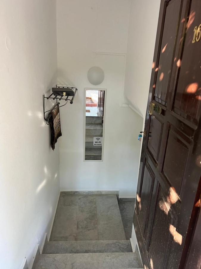 Cosy Guesthouse-Souterrain With Garden In City Center Corinth Εξωτερικό φωτογραφία