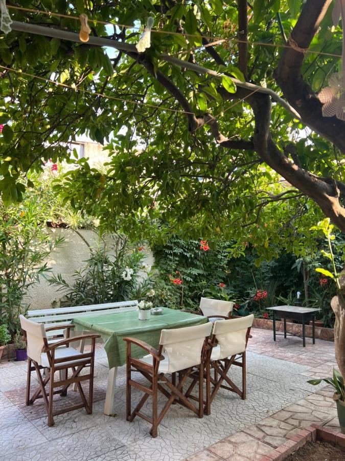 Cosy Guesthouse-Souterrain With Garden In City Center Corinth Εξωτερικό φωτογραφία