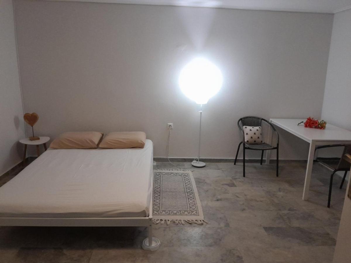 Cosy Guesthouse-Souterrain With Garden In City Center Corinth Εξωτερικό φωτογραφία