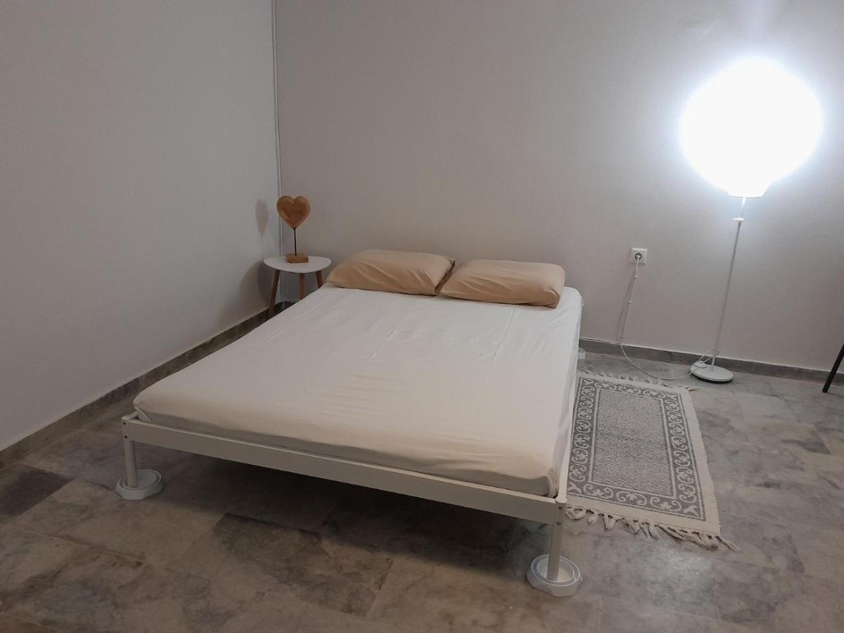Cosy Guesthouse-Souterrain With Garden In City Center Corinth Εξωτερικό φωτογραφία