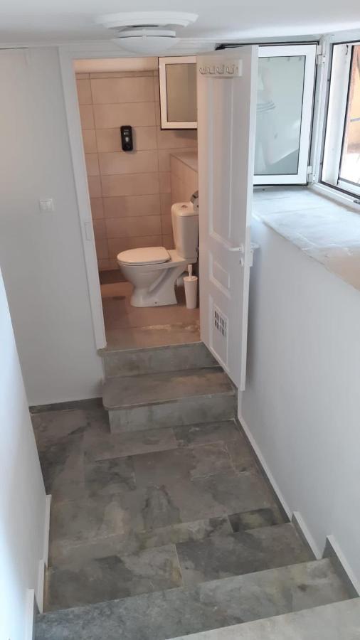 Cosy Guesthouse-Souterrain With Garden In City Center Corinth Εξωτερικό φωτογραφία